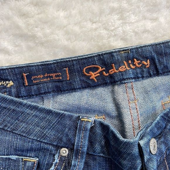𝅺Fidelity Snap Dragon Low Waisted Flared Jeans Medium Wash Size 30 - Picture 7 of 15